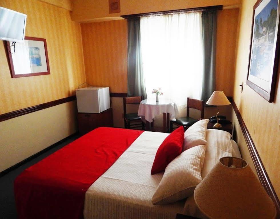 Hotel Atlantico 코모도로리바다비아 외부 사진
