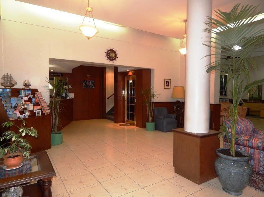 Hotel Atlantico 코모도로리바다비아 외부 사진